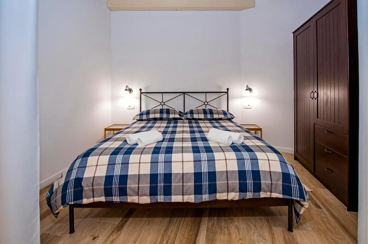 Apartments Tizi 罗维尼 招待所